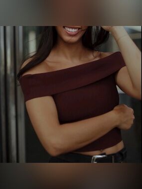 NWT ARITZIA Babaton Sculpt Knit Off-Shoulder Sz Medium